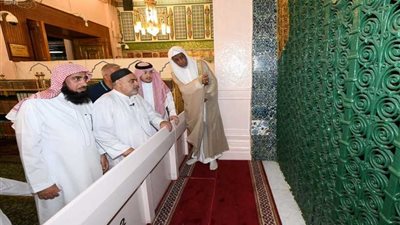 رئيس إدارة مسلمي القوقاز يزور المسجد النبوي