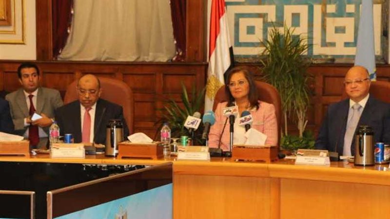 تسهيل 10 خدمات جماهيرية