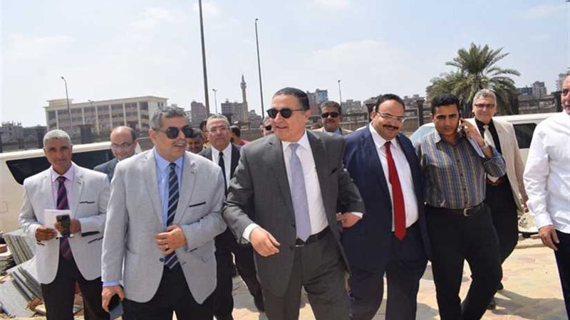 رئيس جامعة بنها يتفقد