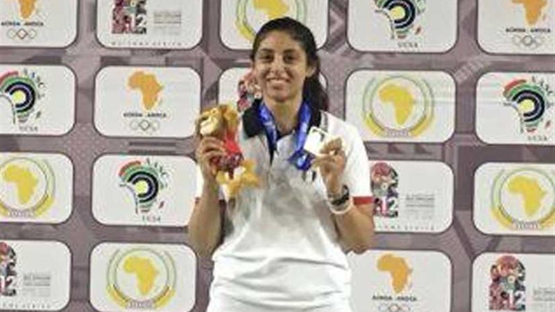 ندي حافظ بطلة السلاح