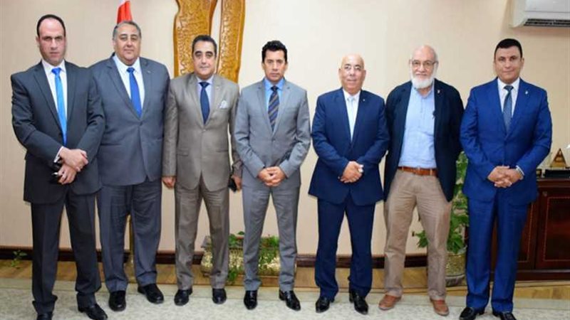 صبحي يبحث استعدادات