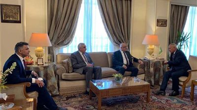 وزير التجارة العراقي يلتقي أبو الغيط لتطوير التعاون الاقتصادي العربي