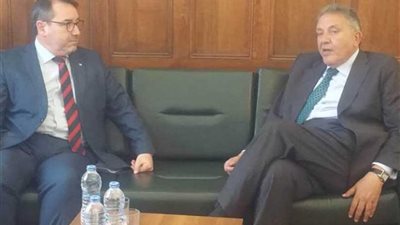 رئيس الغرفة التجارية بالإسكندرية يلتقي سفير تشيلي