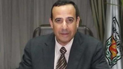 محافظ شمال سيناء يقدم مساعدات للطلاب ذوى الاحتياجات الخاصة