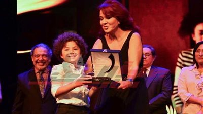 تكريم ياسين ابن الراحلة غنوة بمهرجان 