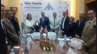 رئيس جامعة بنها يبحث سبل التعاون مع المعهد الدولي للتعليم