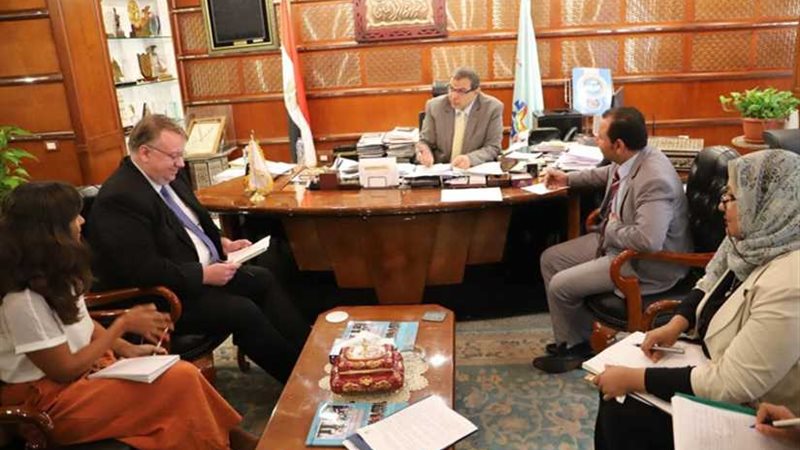 سعفان يبحث مع العمل