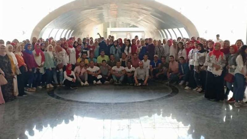 طلبة كليات الآثار