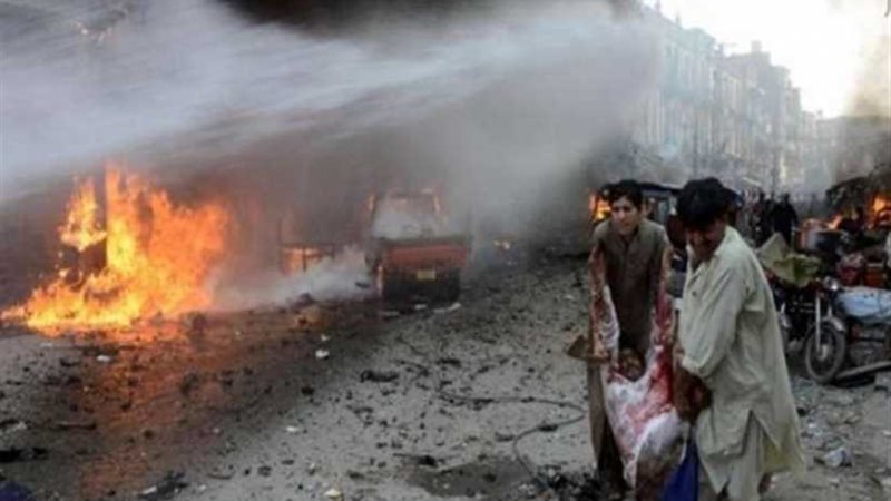 مقتل شخص وإصابة 10