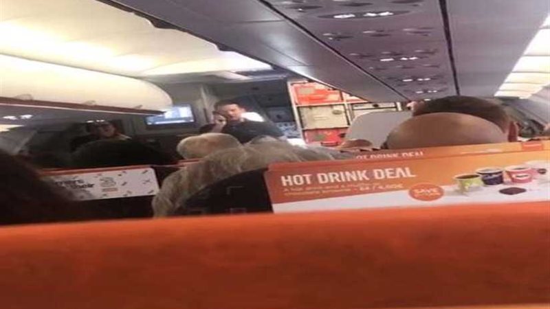 طيار تأخر عن طائرته