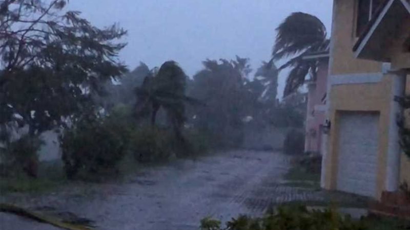 إعصار لينجلينج يعطل