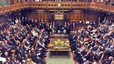 الحكومة البريطانية تعلن تعليق عمل البرلمان