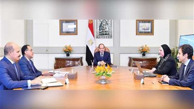 الرئيس يوجه بتوفير تمويل المشروعات المتوسطة والصغيرة ومتناهية الصغر