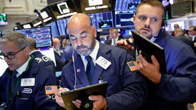 الأسهم الأمريكية تفتح على ارتفاع بدعم آمال التحفيز النقدي وسياسات نقدية جديدة مبشرة