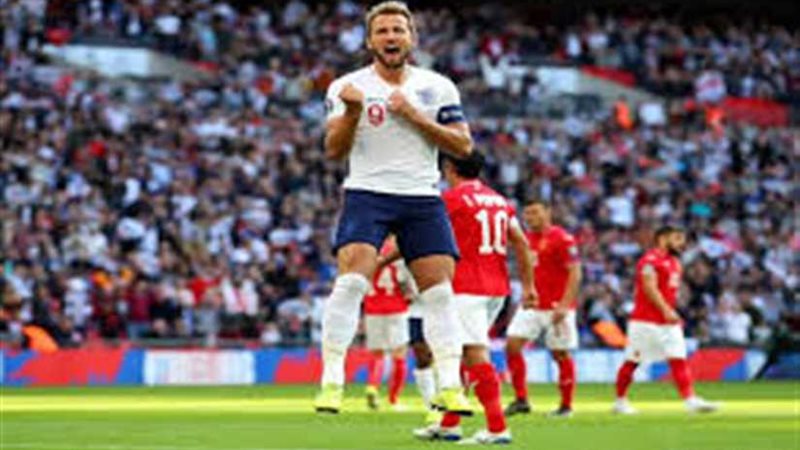 انجلترا تفوز على