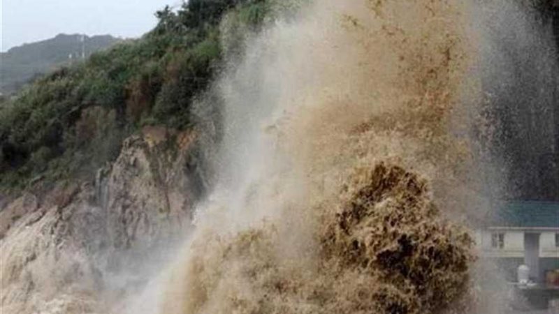 الإعصار فاكساي بتسبب