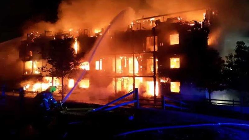 حرائق مروعة تلتهم