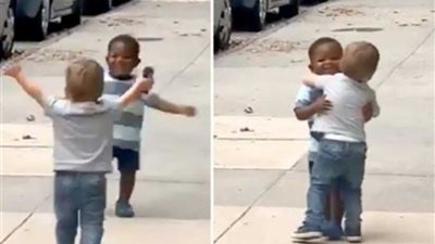 شاهد.. براءة الأطفال في مشهد رائع (فيديو وصور)
