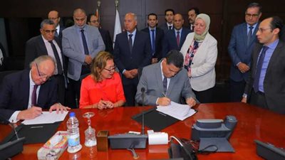 وزير النقل يشهد توقيع مذكرة تفاهم مع كبرى الشركات الأوروبيه و الألمانية