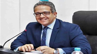 وزير الآثار يستعرض الفرص المتاحة للاستثمار في مجال الآثار لجذب المزيد من الاستثمارات