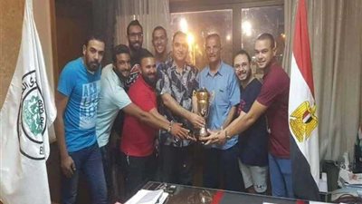 نادي الغابة يكرم أبطال السباحة بالزعانف