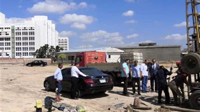 رئيس جامعة دمنهور يتفقد موقع إنشاء المستشفى الجامعي وكلية الطب (صور)