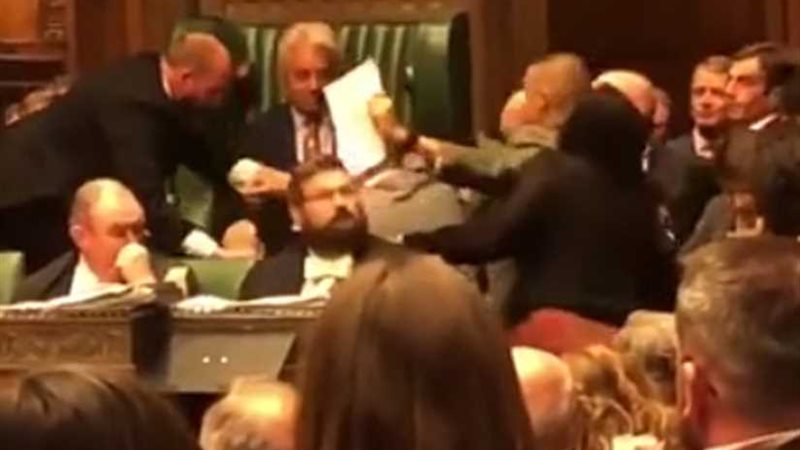 اشتباكات ومشاجرات