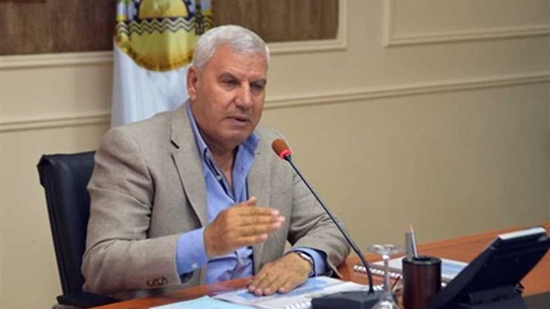 محافظ مطروح يعرض