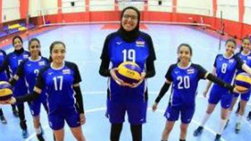 ناشئات الطائرة أمام