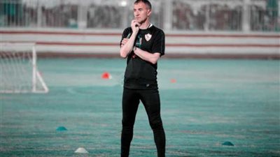 ميتشو يحاضر لاعبي الزمالك قبل ملاقاة جينراسيون فوت السنغالي
