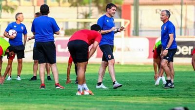 تفاصيل محاضرة فايلر للاعبي الأهلي قبل مواجهة كانو سبورت