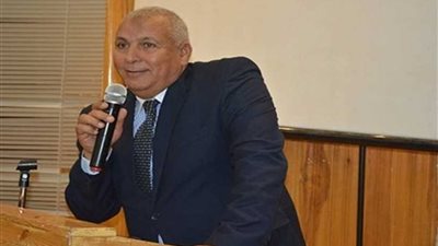 محافظ الوادي الجديد يوقع بروتوكولًا لزراعة واستصلاح ألف فدان لإقامة مزرعة نخيل