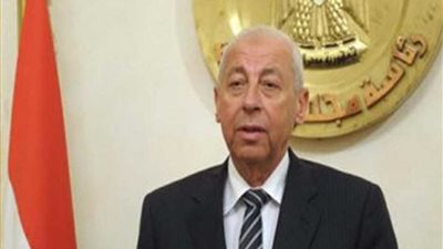 محافظ أسوان: إعداد تقرير لرئيس الوزراء حول الانبعاثات الضارة لمصنع 