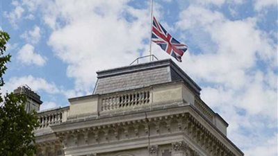 الخارجية البريطانية: الهجوم على منشآت نفطية سعودية محاولة لتدمير الأمن الإقليمي