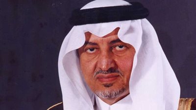 أمير مكة يغسل الكعبة