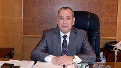 تسليم 6 عقود تقنين أراضي لـ