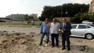 استمرار رفع المخلفات بمنطقة حديقة الفروسية بالإسماعيلية