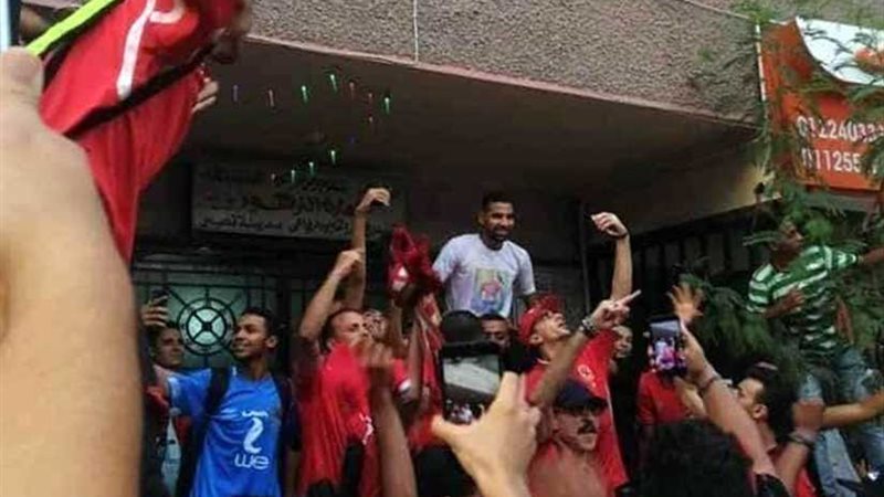 بالصور.. تجمع لجماهير