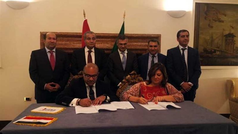 مصر وإيطاليا توقعان