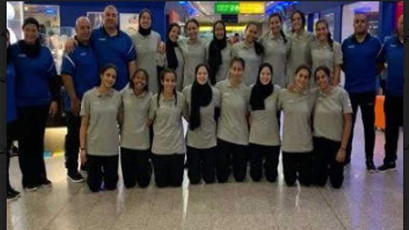 ناشئات اليد أمام