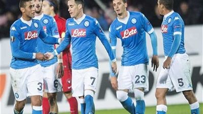 لوزانو وميرتنز يقودان هجوم نابولي أمام ليفربول في دوري الأبطال