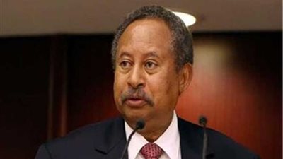 رئيس وزراء السودان يصل إلى القاهرة في أول زيارة لدولة عربية