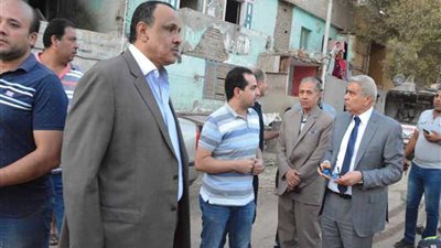 محافظ المنيا يتابع الأعمال الإنشائية لمدينة العمال ويوجه باستكمال إزالة المباني