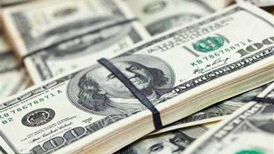 توقف شبه كامل في بيع الوقود بلبنان بسبب أزمة عدم توافر الدولار