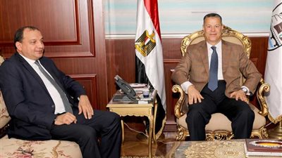 محافظ بني سويف يبحث مع رئيس الجامعة سبل التعاون لتحقيق التنمية في القطاعات الحيوية