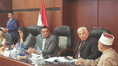 محافظ البحيرة: سنحارب الفقر والجهل لأنهما غذاء صحي للإرهاب