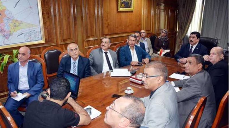 محافظ القليوبية يبحث