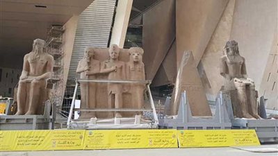 المتحف الكبير يستقبل 4 قطع أثرية ضخمة