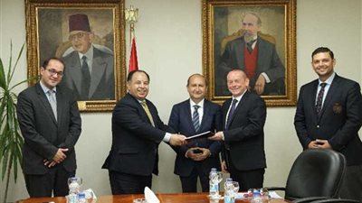 وزيرا المالية والتجارة يوقعان اتفاق تسوية المستحقات «سوميتومو إيجيبت» لدى صندوق تنمية الصادرات