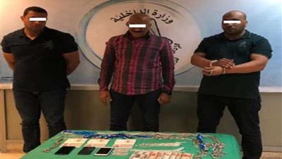 إحباط محاولة تشكيل عصابي لجلب مخدر الآيس بمطار القاهرة